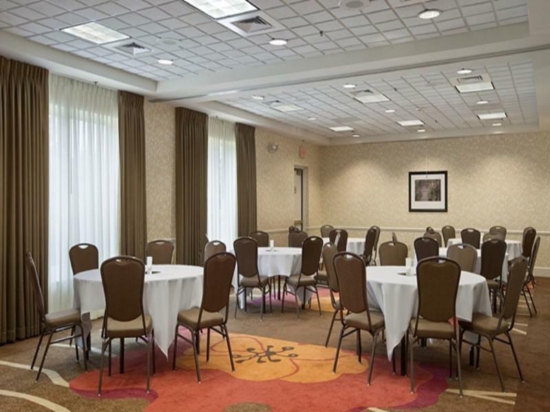 Hilton Garden Inn Hoffman Estates Exteriör bild
